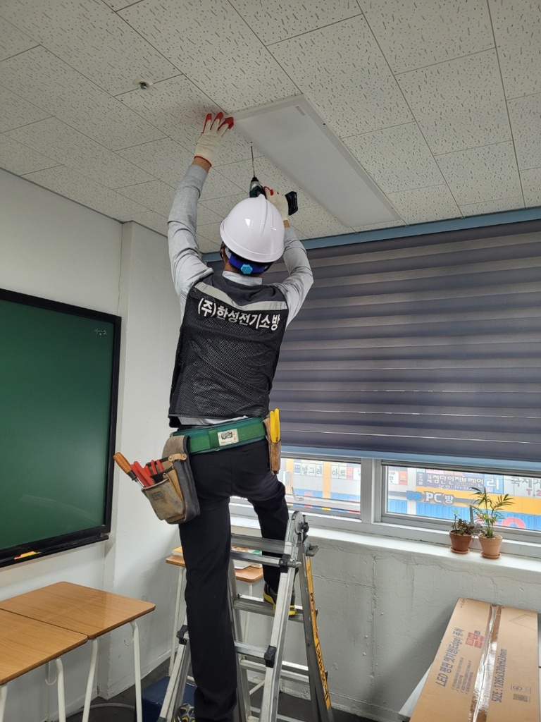 어떤 현장이든 작업이 까다로워도 언제든 공사에 최선을 다하고 있습니다.