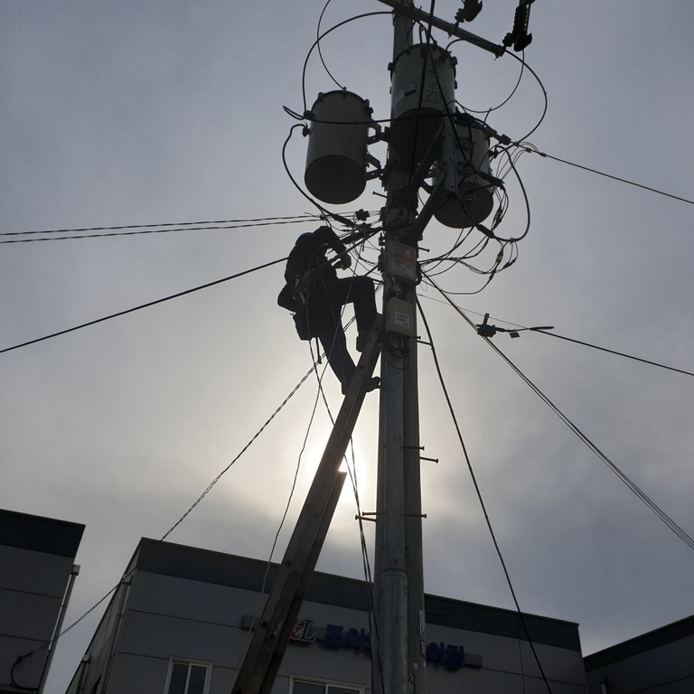 저희는 어떤 어려운 고가 작업도 다 할수 있고 해낼수 있습니다.