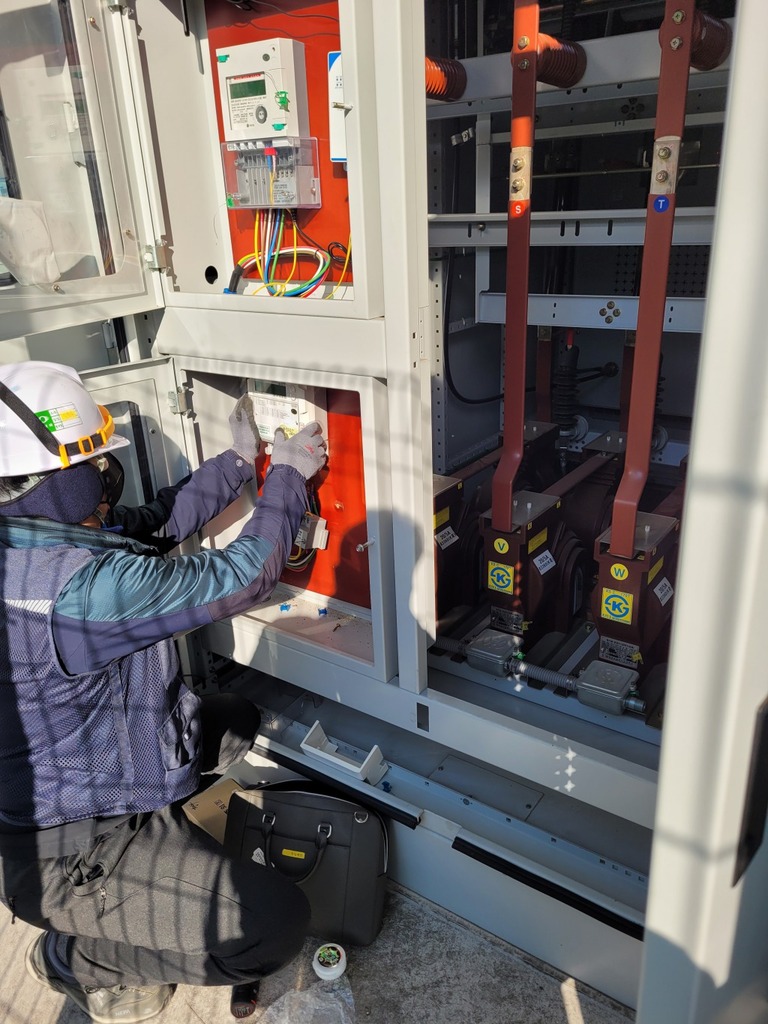 (주)한성전기소방은 한전과 전기안전공사의 연계 업무도 충실히 수행하고 있습니다.